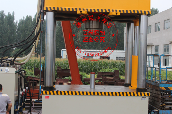 滕州百興封頭拉伸機(jī)車間實(shí)拍