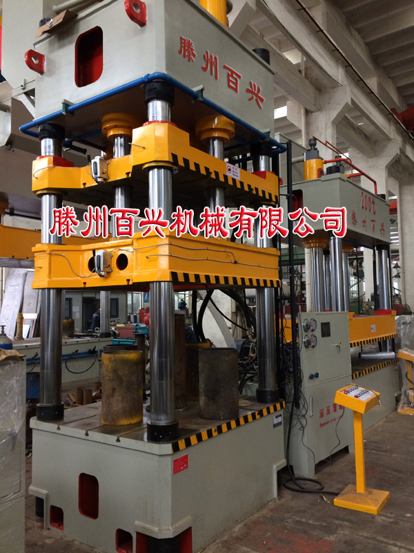 滕州百興315噸雙動拉伸機(jī)