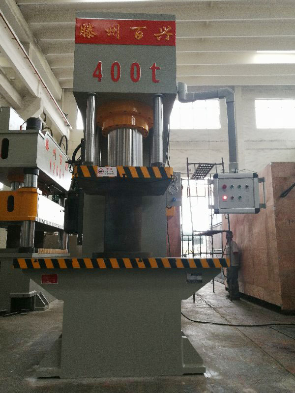 百興400噸單臂液壓機(jī)正面圖