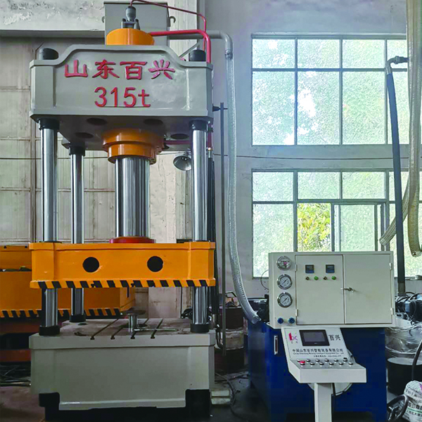 滕州百興315噸液壓機(jī)